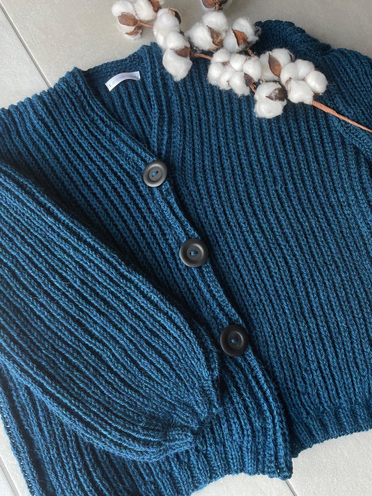 Cardigan Nepal ai ferri lana fatto a mano | Lab Knit & Crochet